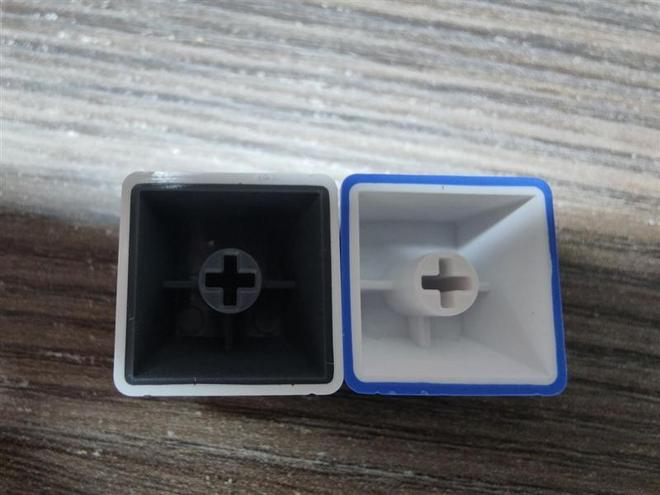 75评测：7层填充造就的无线客制化新标杆九游会三模客制化 雷柏V700DIY-(图9)
