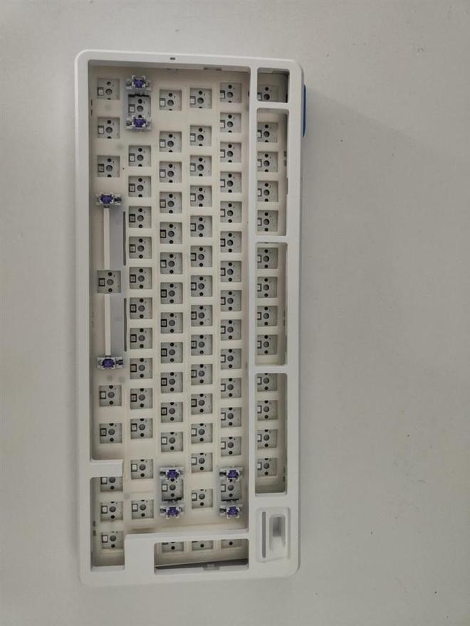 75评测：7层填充造就的无线客制化新标杆九游会三模客制化 雷柏V700DIY-(图17)