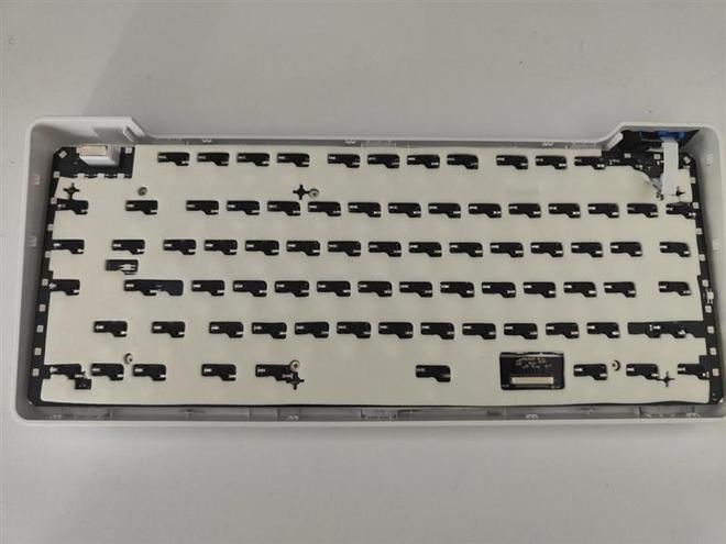 75评测：7层填充造就的无线客制化新标杆九游会三模客制化 雷柏V700DIY-(图23)